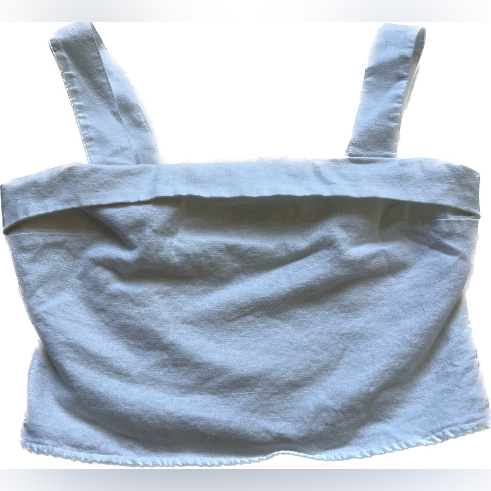 Abercrombie & Fitch White Crop